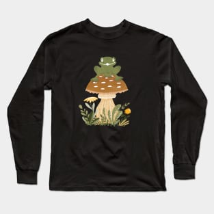 Cute Cottagecore Goblincore Frog Sat on a Forest Mushroom Long Sleeve T-Shirt